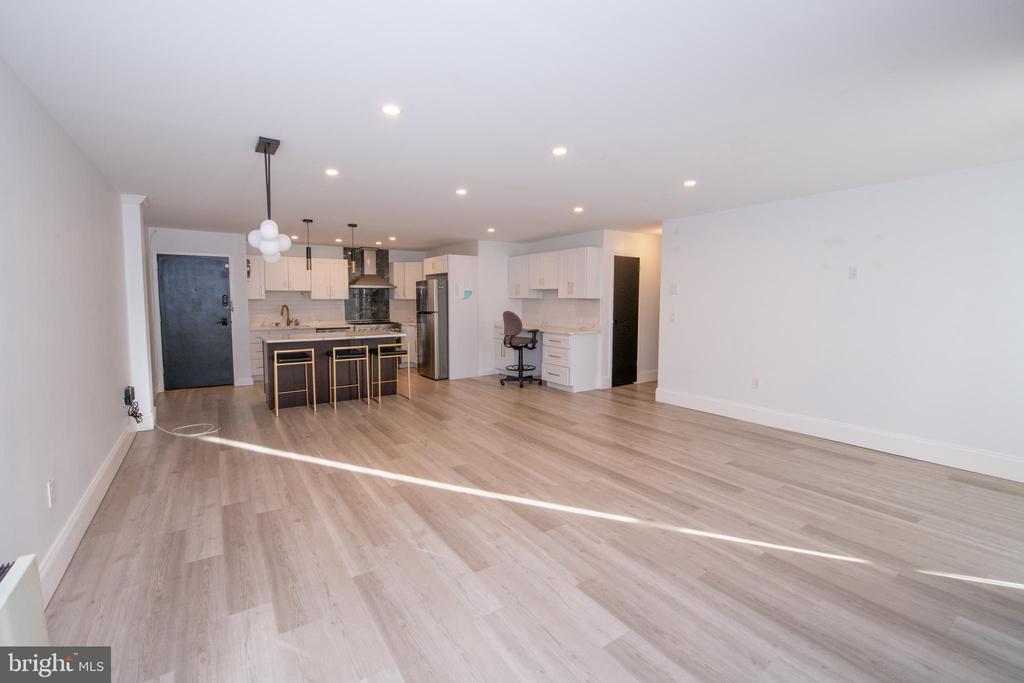 100 WEST AVENUE 206-S