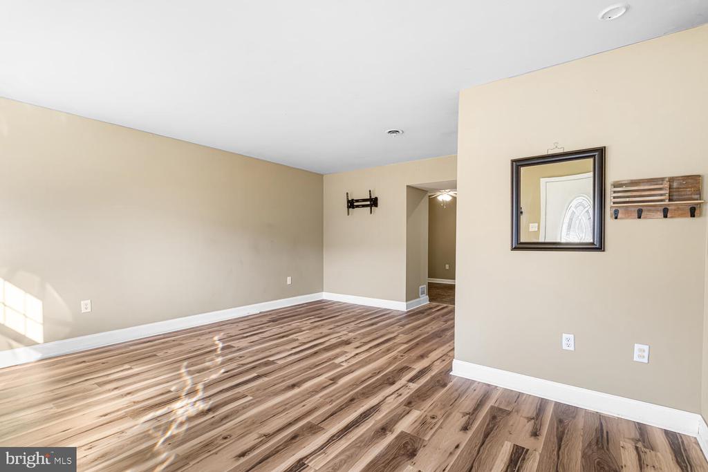 515 N YORK ROAD 1C