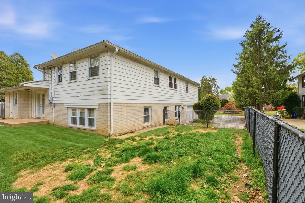 7516 OAK LANE ROAD