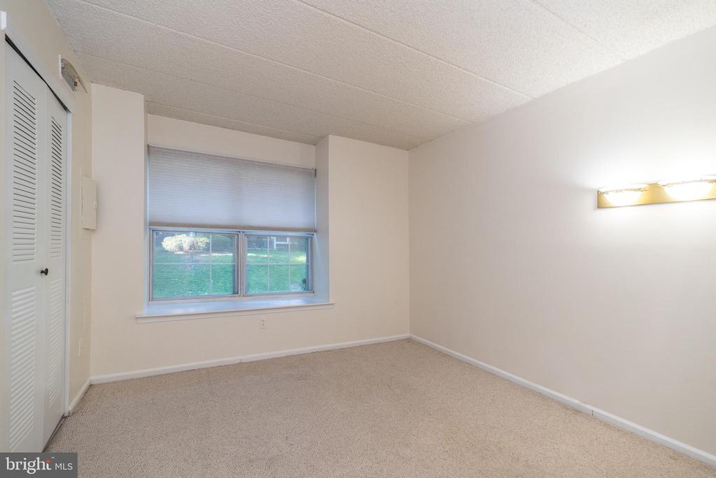 1003 VALLEY GLEN ROAD Unit: 236