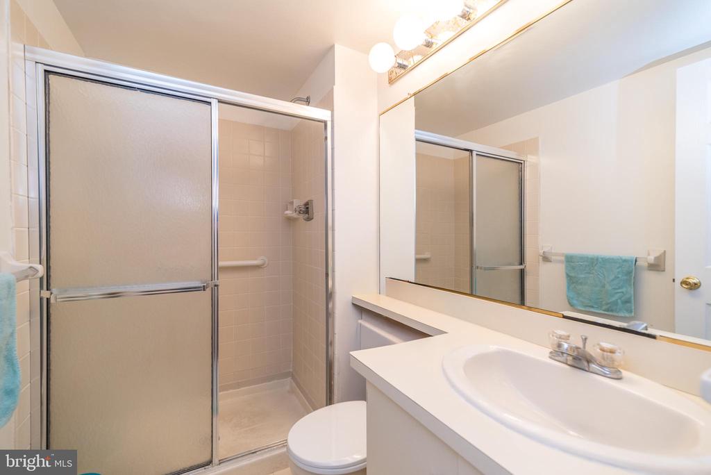 1003 VALLEY GLEN ROAD Unit: 236