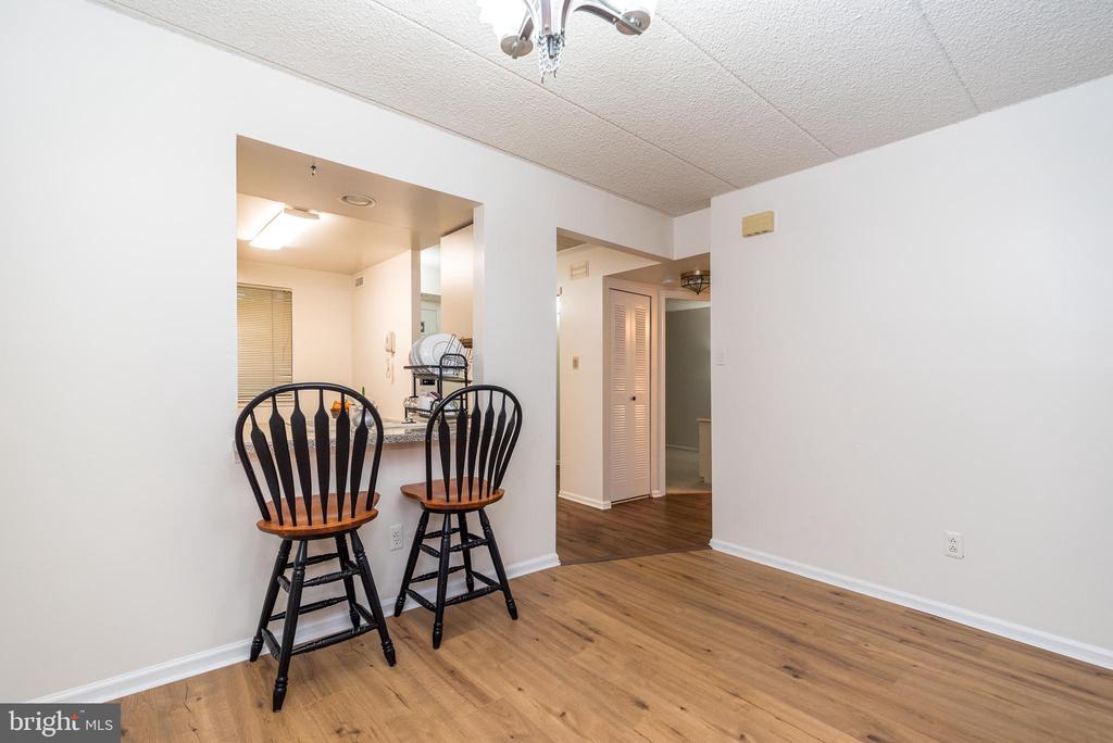 1003 VALLEY GLEN ROAD Unit: 236