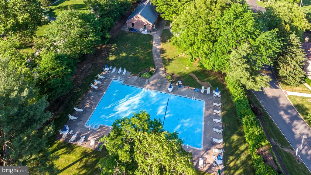1003 VALLEY GLEN ROAD Unit: 236