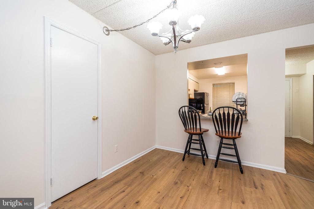 1003 VALLEY GLEN ROAD Unit: 236