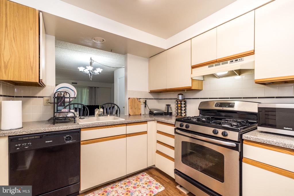 1003 VALLEY GLEN ROAD Unit: 236