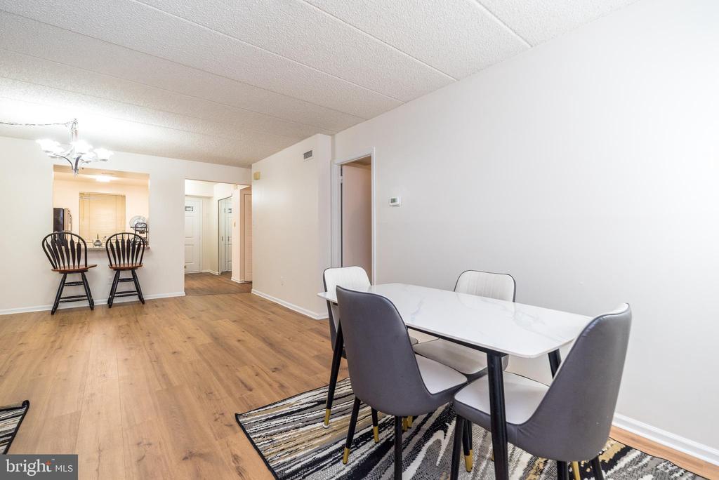 1003 VALLEY GLEN ROAD Unit: 236