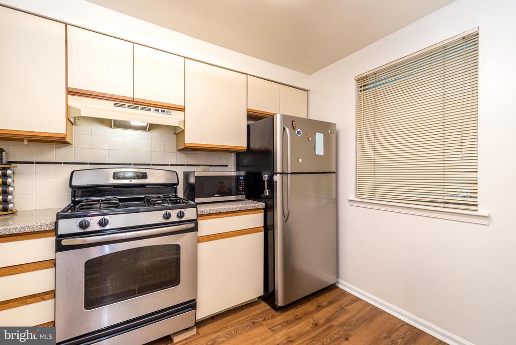 1003 VALLEY GLEN ROAD Unit: 236