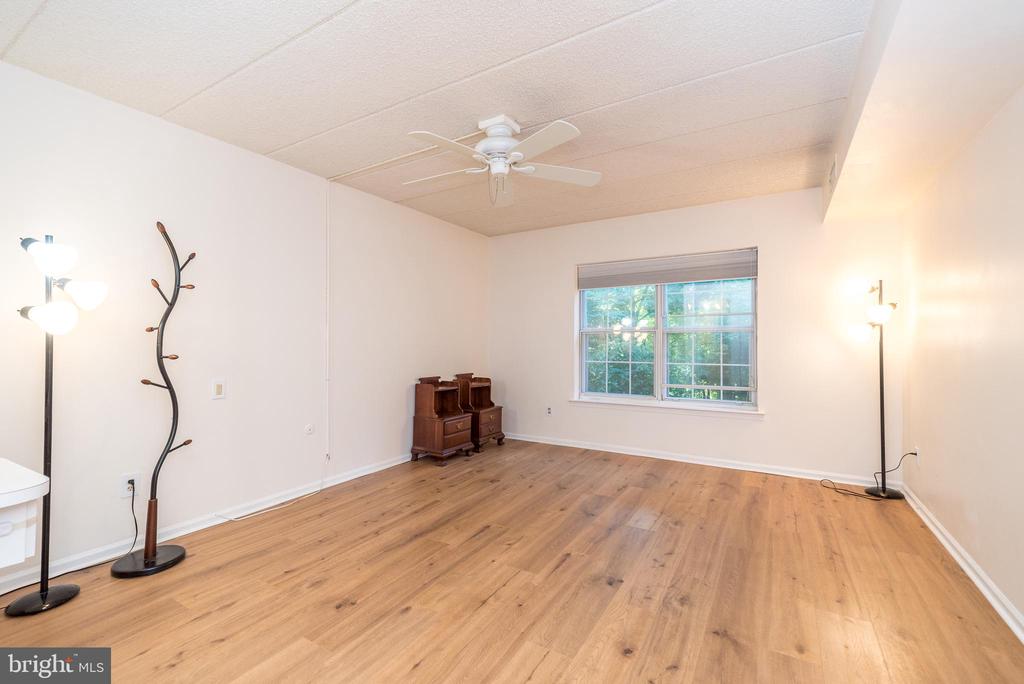 1003 VALLEY GLEN ROAD Unit: 236