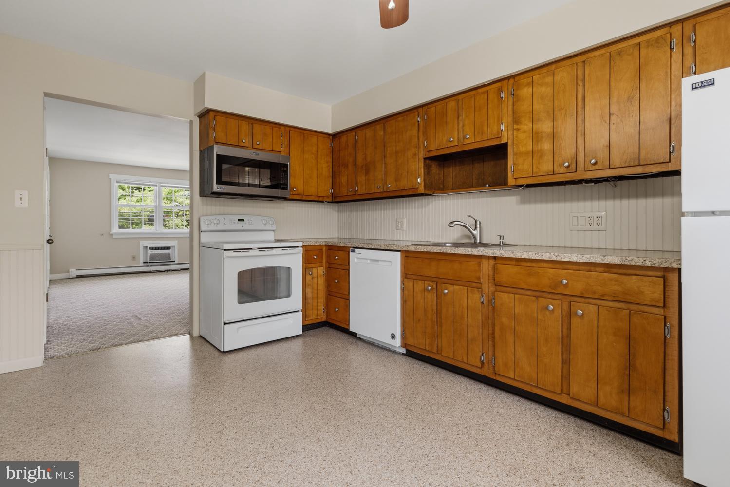 429 EDGEMONT AVENUE 3