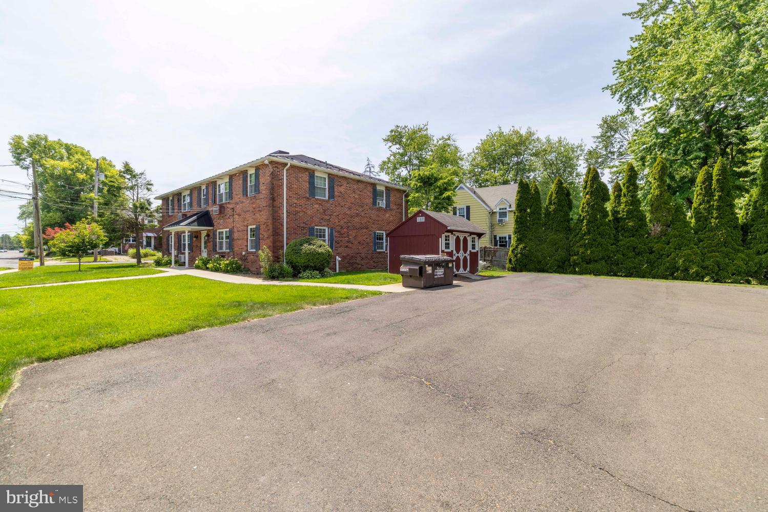 429 EDGEMONT AVENUE 3