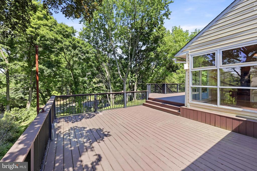 417 MEADOWBROOK LANE
