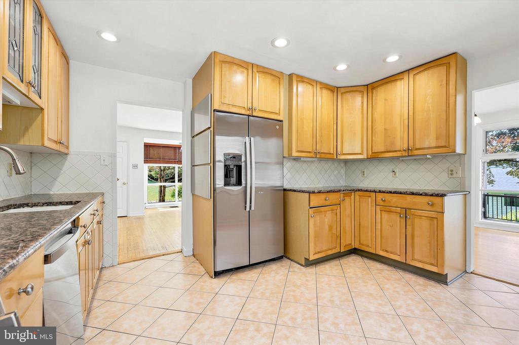 417 MEADOWBROOK LANE