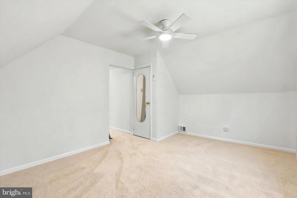 417 MEADOWBROOK LANE