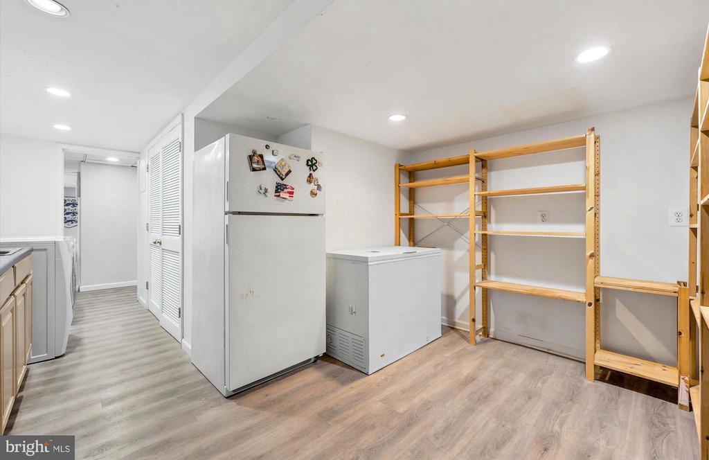 417 MEADOWBROOK LANE