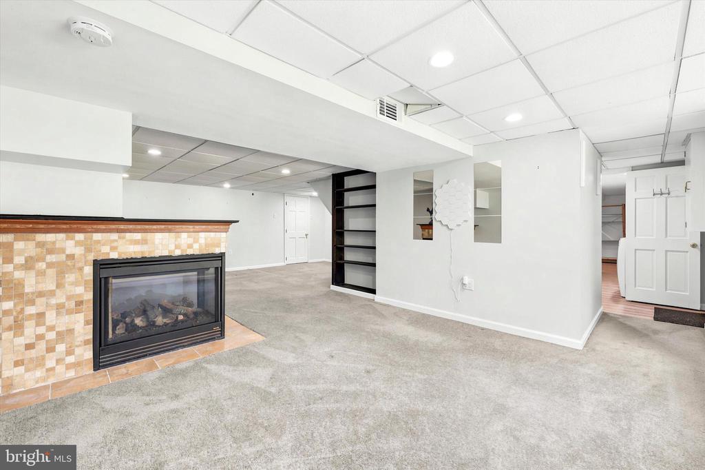 417 MEADOWBROOK LANE