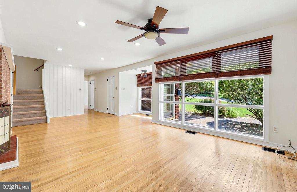 417 MEADOWBROOK LANE