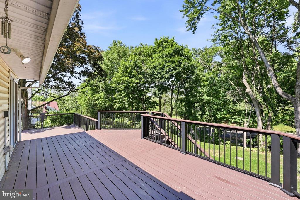 417 MEADOWBROOK LANE