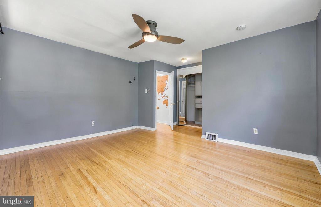 417 MEADOWBROOK LANE