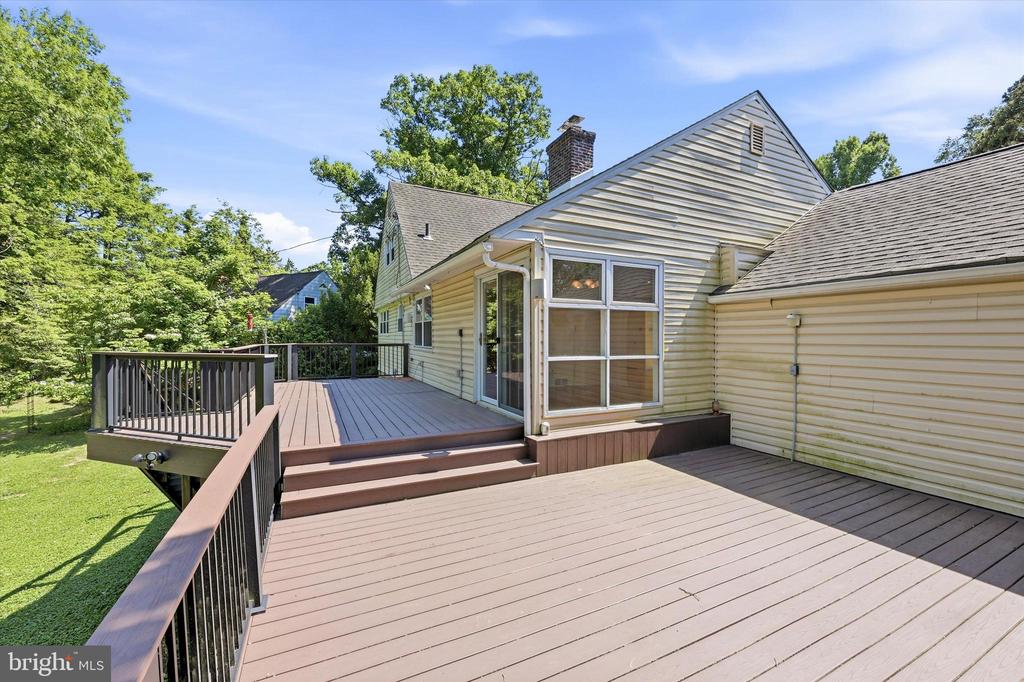 417 MEADOWBROOK LANE