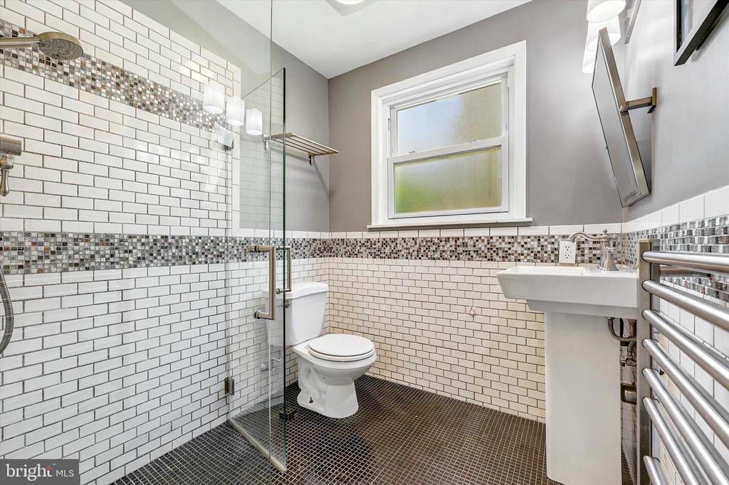 417 MEADOWBROOK LANE