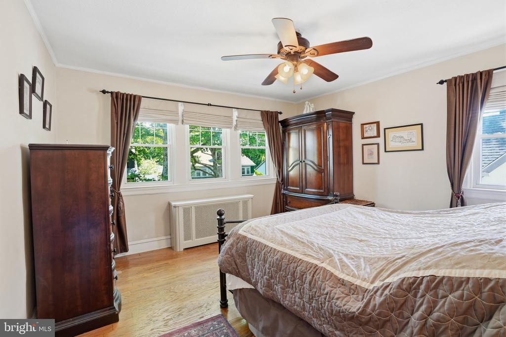 843 ELKINS AVENUE