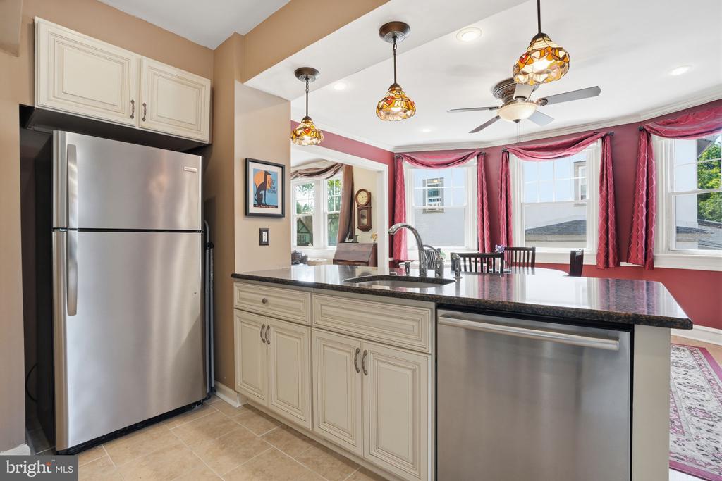 843 ELKINS AVENUE