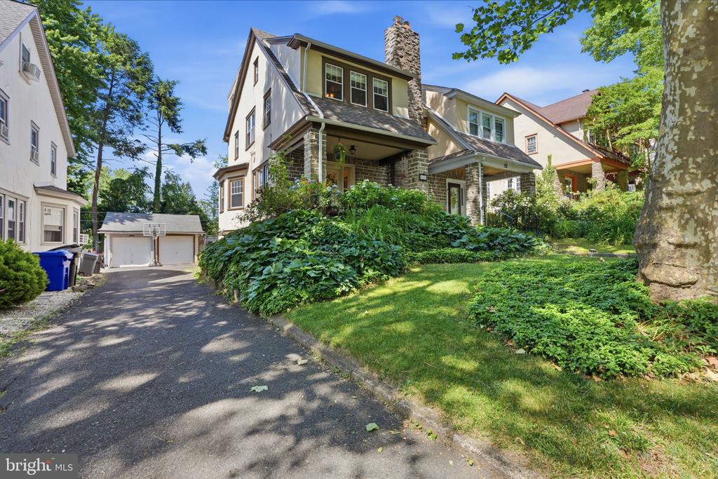 843 ELKINS AVENUE