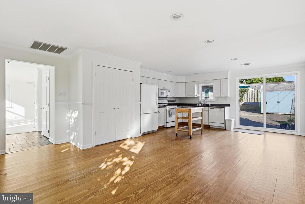 31 WYNDMOOR DRIVE