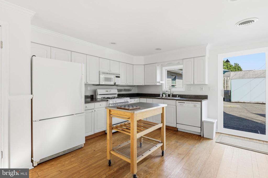 31 WYNDMOOR DRIVE