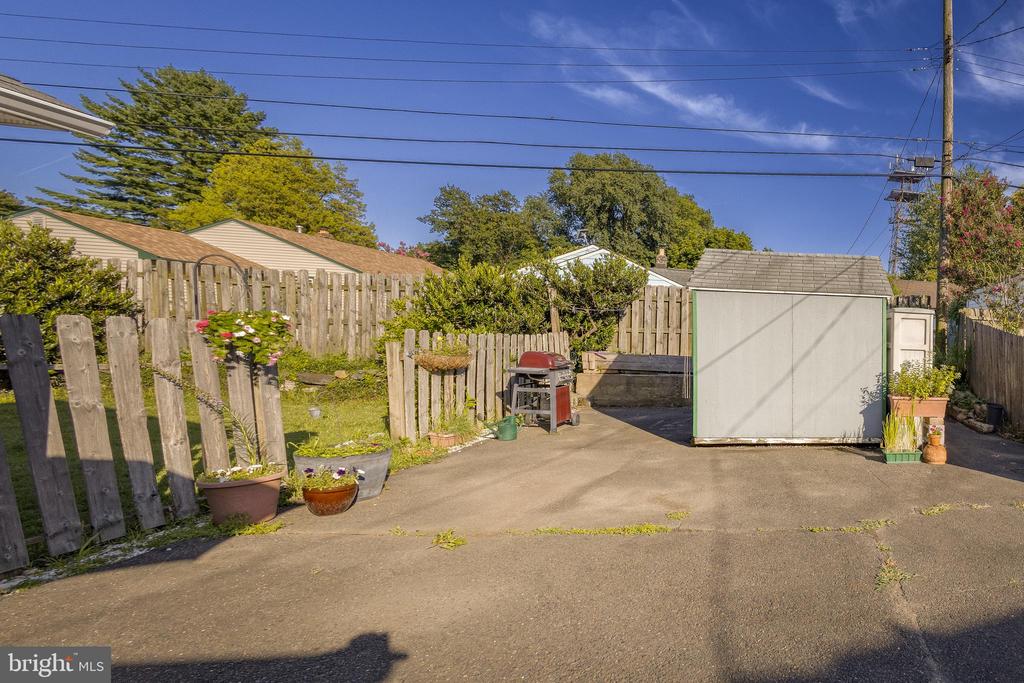31 WYNDMOOR DRIVE