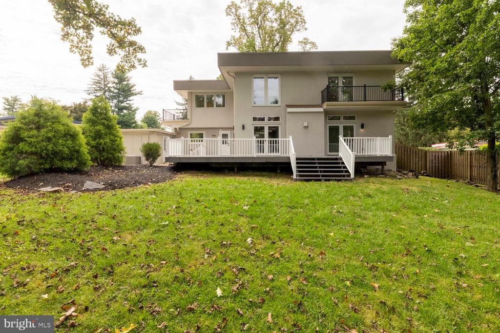 8107 GLADSTONE ROAD