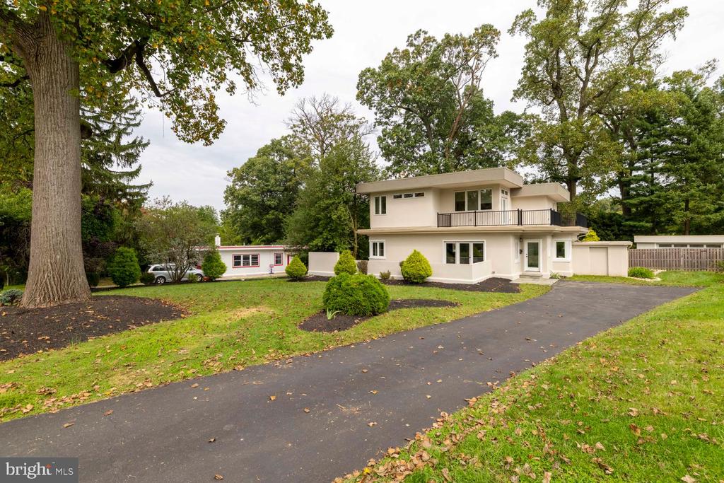 8107 GLADSTONE ROAD