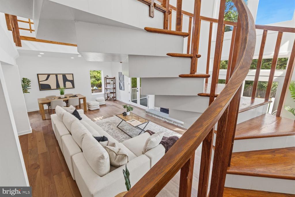 8107 GLADSTONE ROAD