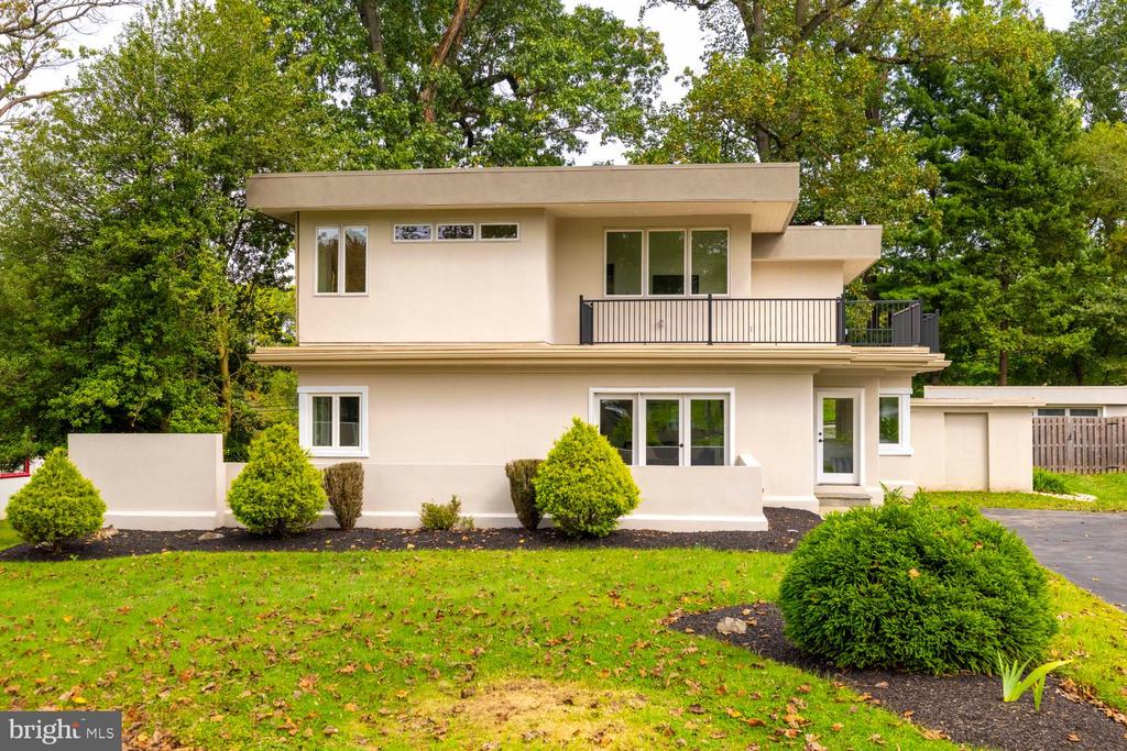 8107 GLADSTONE ROAD