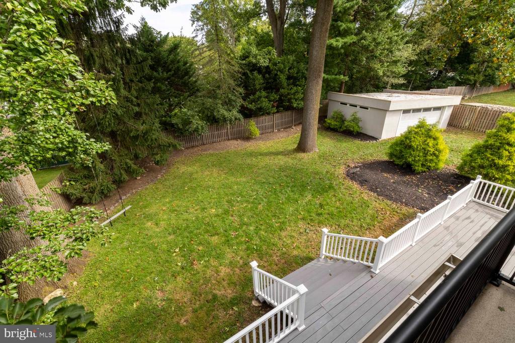 8107 GLADSTONE ROAD