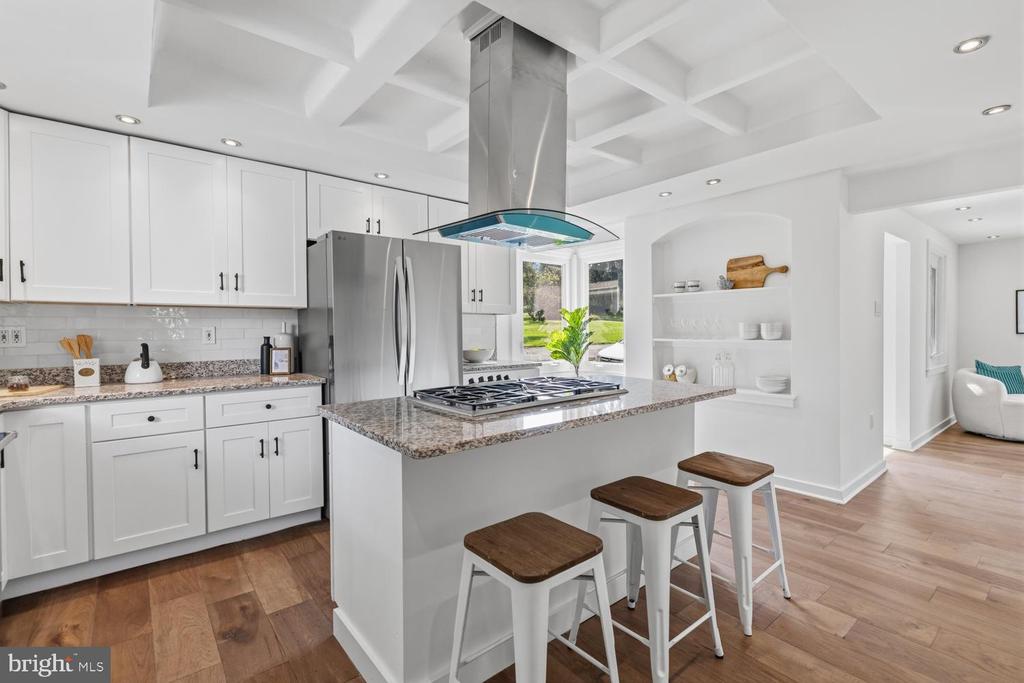 8107 GLADSTONE ROAD