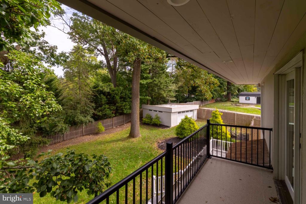 8107 GLADSTONE ROAD