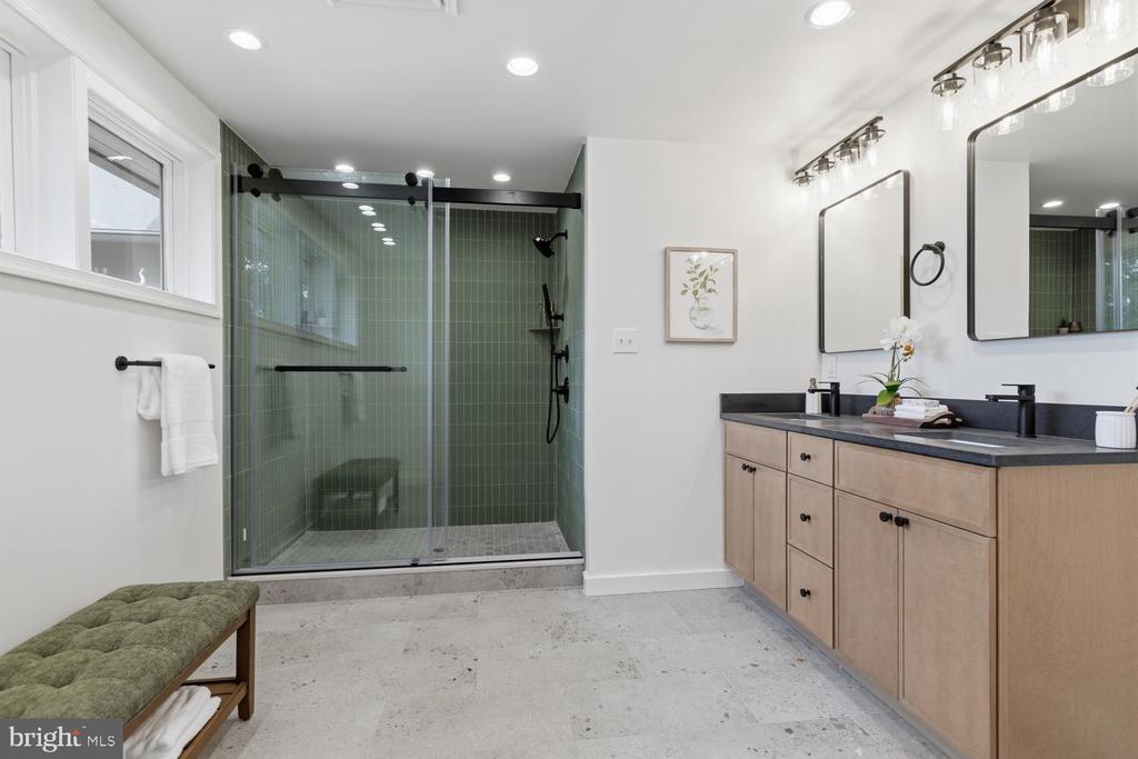 8107 GLADSTONE ROAD