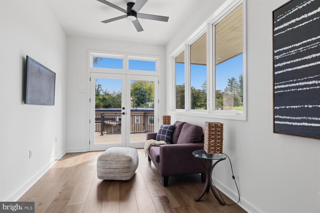 8107 GLADSTONE ROAD