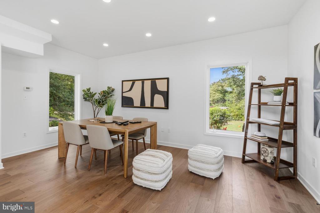 8107 GLADSTONE ROAD