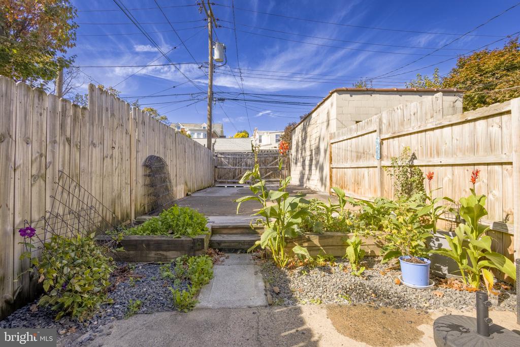 625 KOHN STREET