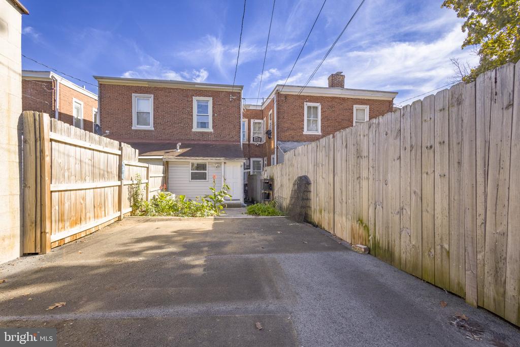 625 KOHN STREET
