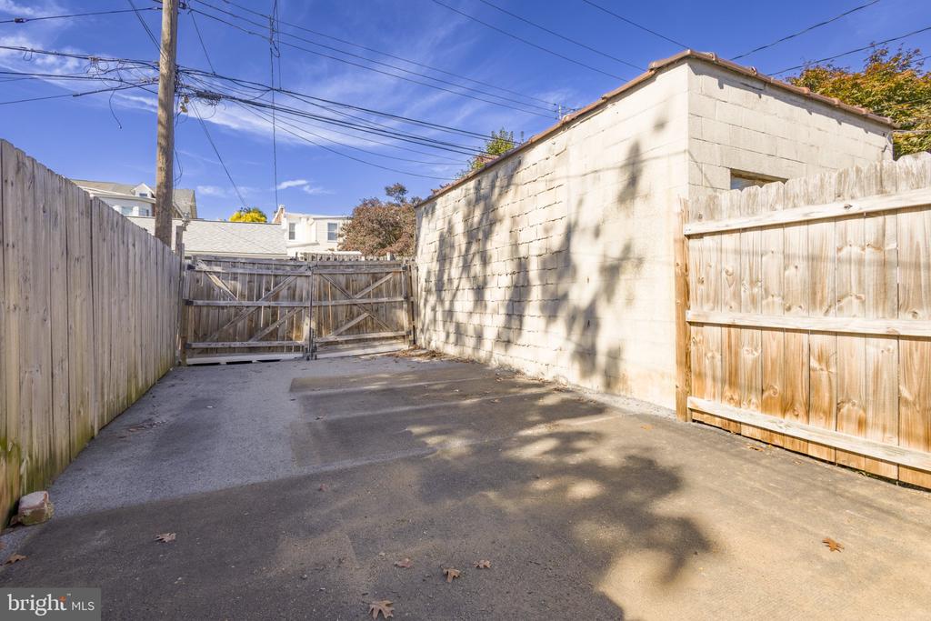 625 KOHN STREET