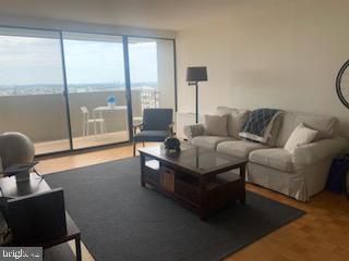 224-30 W Rittenhouse Sq #1809