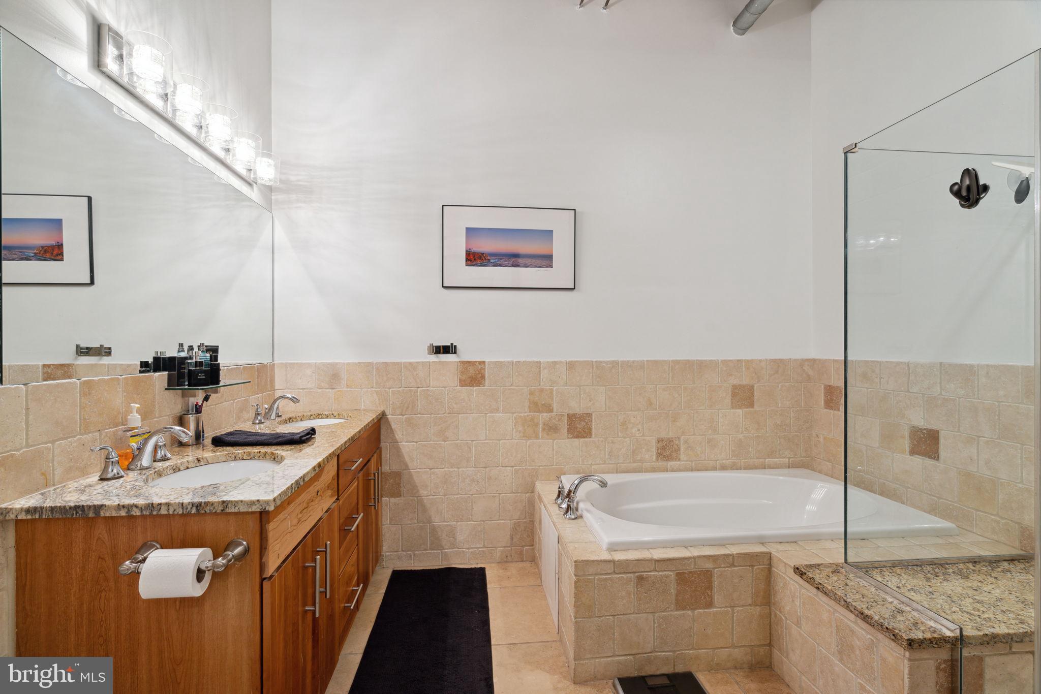 1524 N Hancock St #402