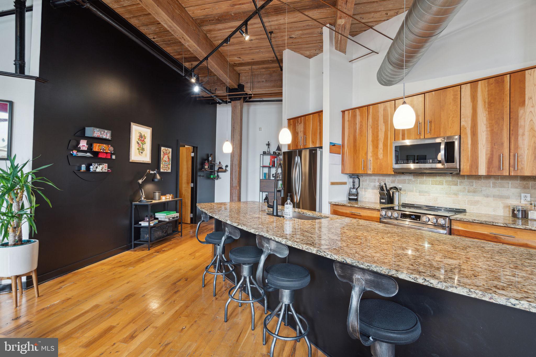 1524 N Hancock St #402