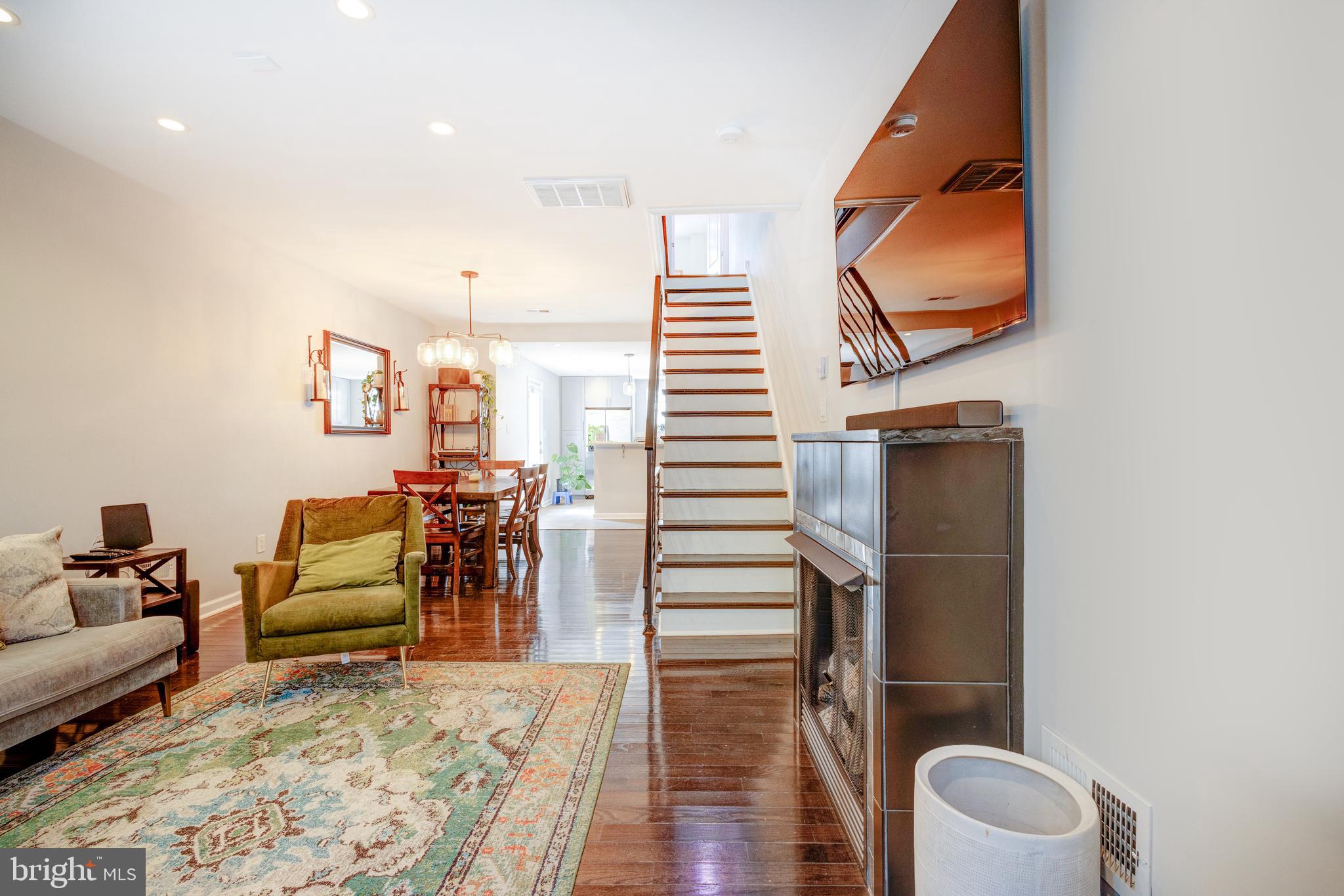 822 Mountain St