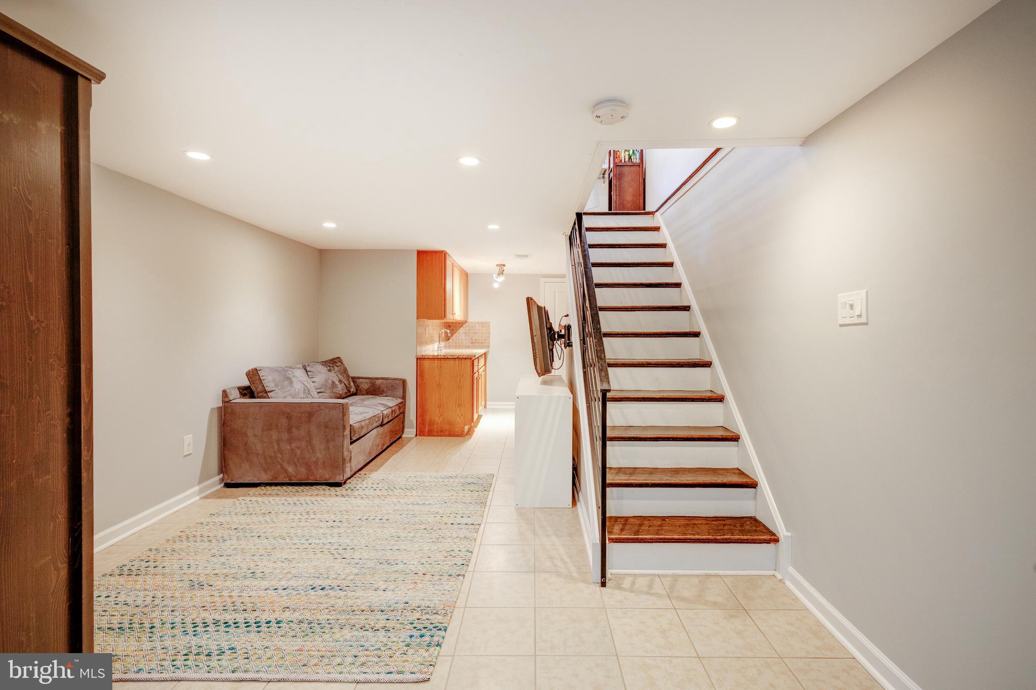 822 Mountain St