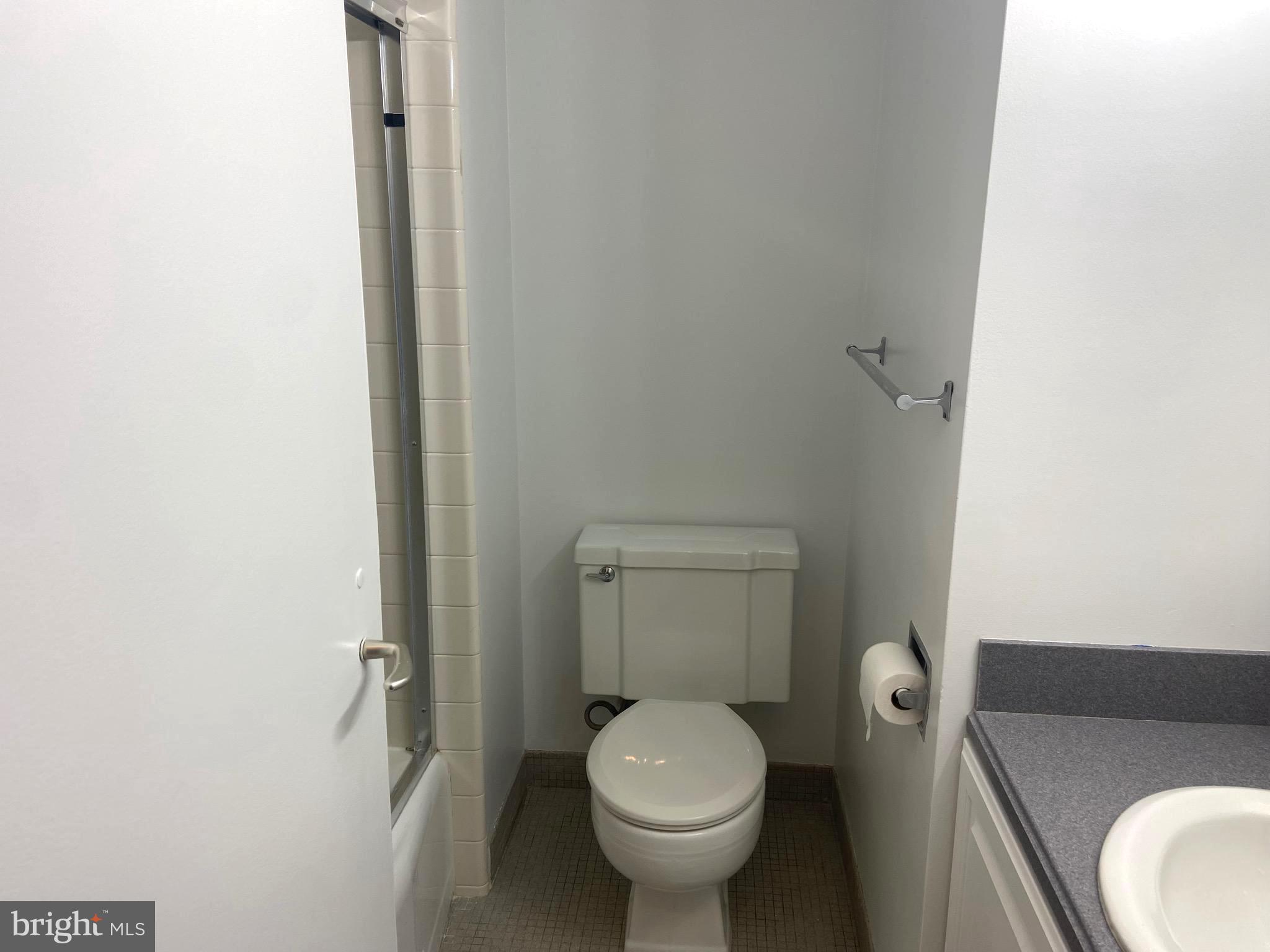 604-36 S Washington Sq #1204