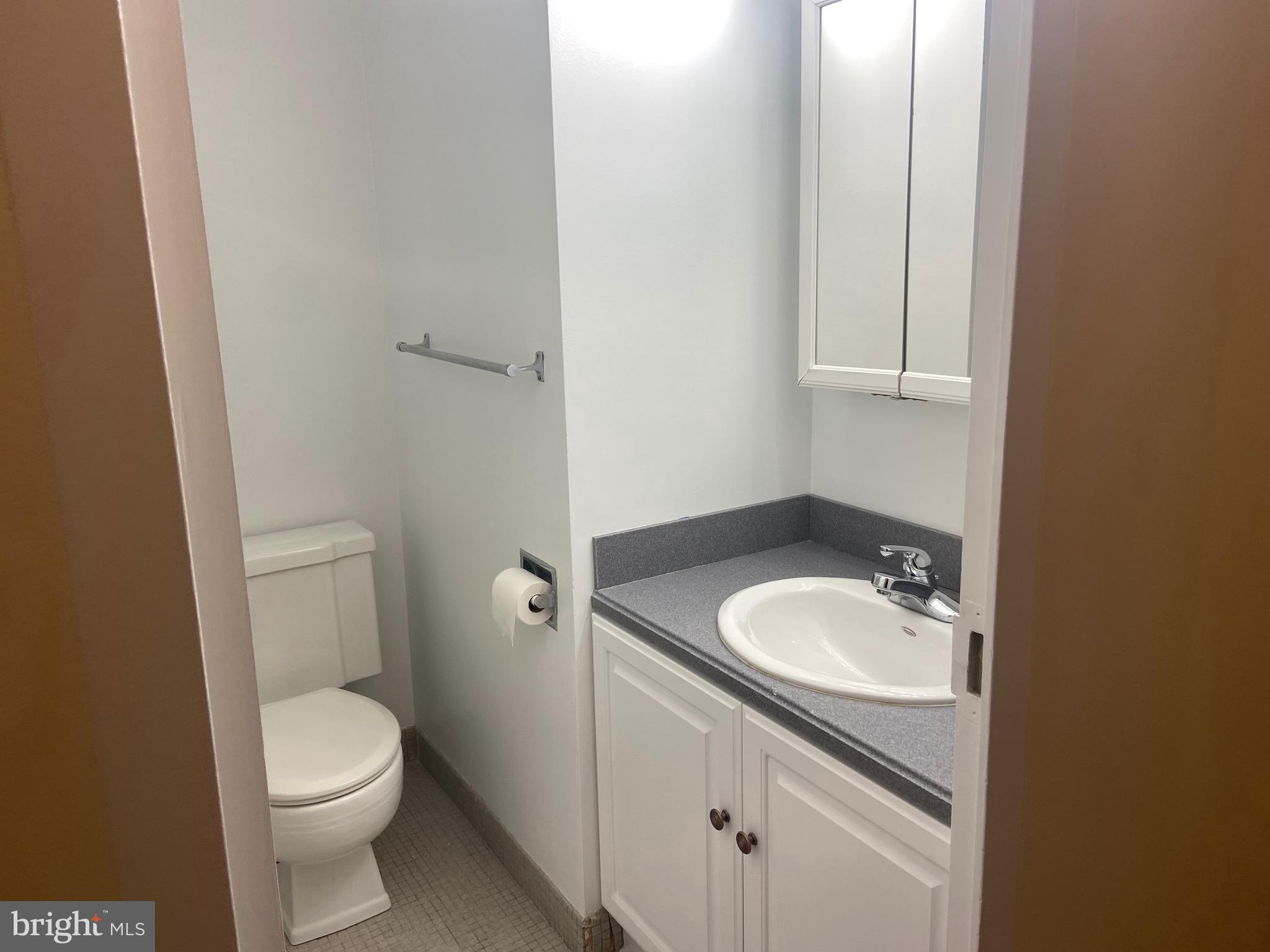 604-36 S Washington Sq #1204